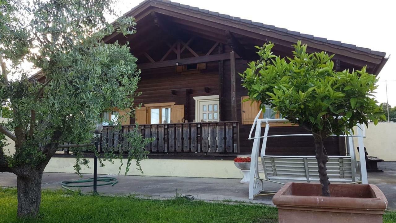 Chalet L Oasi Di Ambra 8 Posti Letto Con Uso Piscina Ardea Luaran gambar