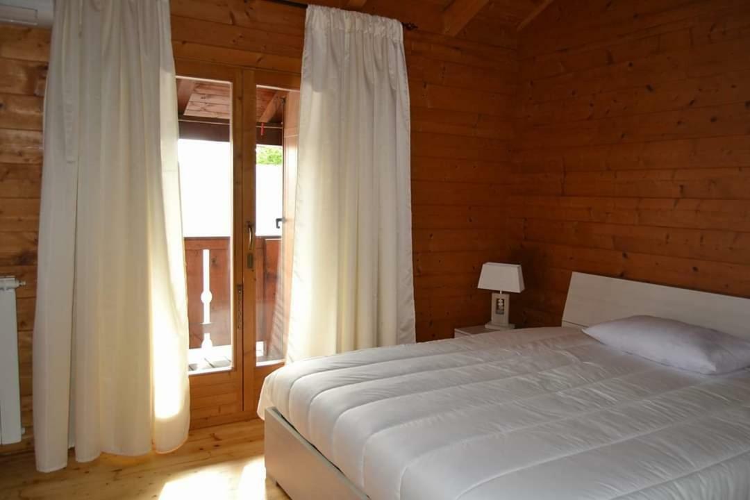Chalet L Oasi Di Ambra 8 Posti Letto Con Uso Piscina Ardea Luaran gambar