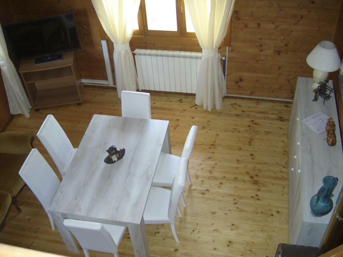 Chalet L Oasi Di Ambra 8 Posti Letto Con Uso Piscina Ardea Luaran gambar