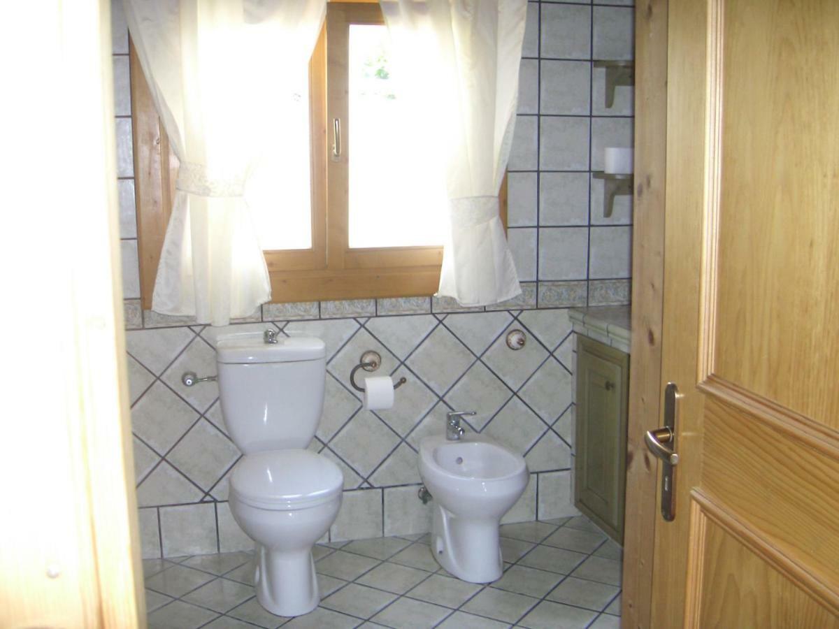 Chalet L Oasi Di Ambra 8 Posti Letto Con Uso Piscina Ardea Luaran gambar